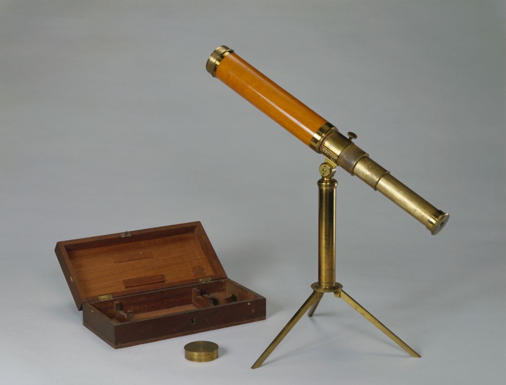 图片[1]-Orange lacquer copper plated telescope-China Archive